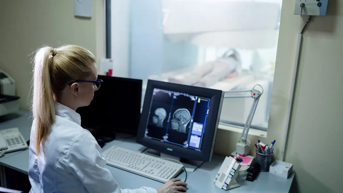 Metástase Cerebral: 7 Sintomas, Diagnóstico e Tratamento · imagem ilustrativa